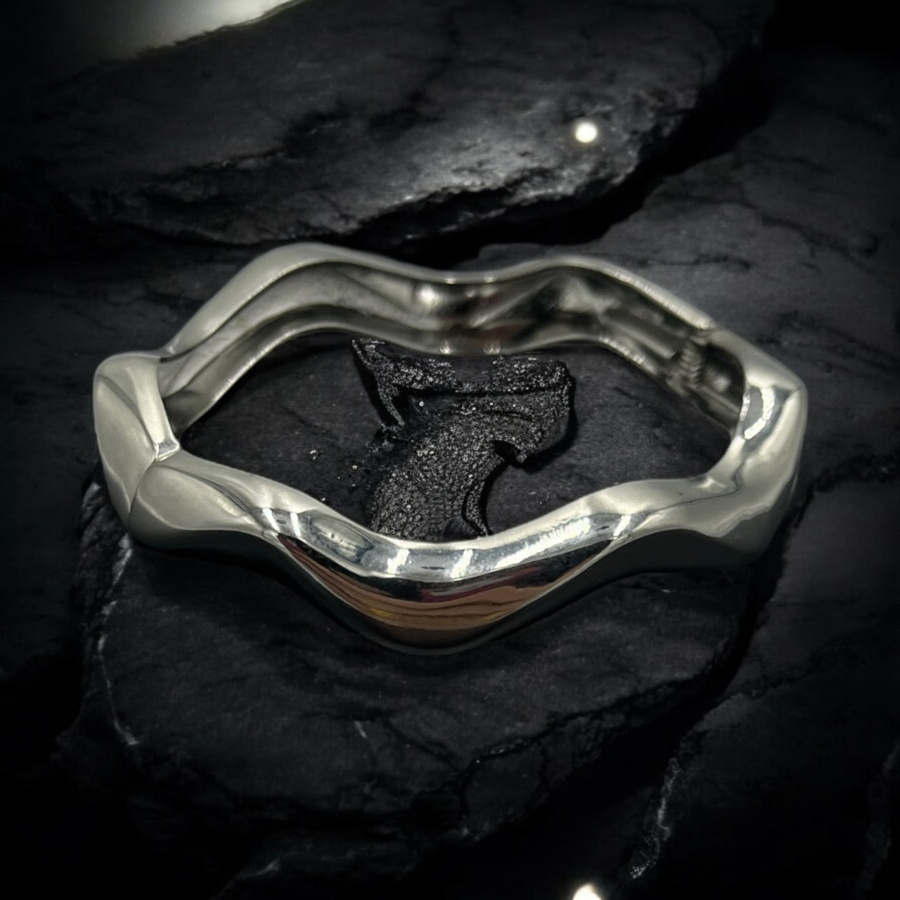 Silver zig zag bangle