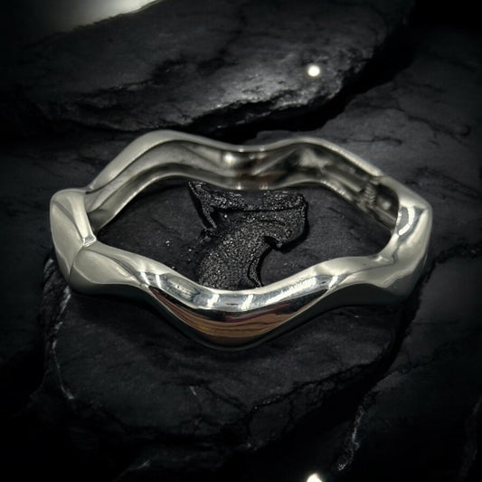 Silver zig zag bangle