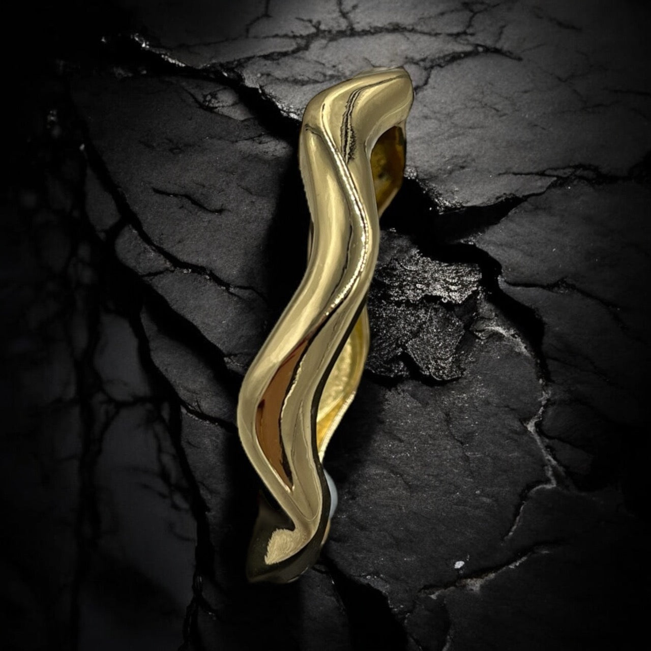 Golden 'zig zag' bangle